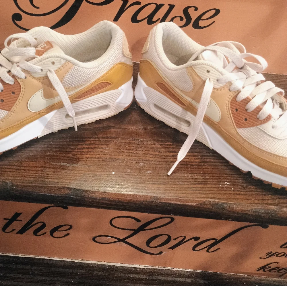 Nike Air Max Sneakers; White, Carmel and Tan. Barely Worn - Picture 5 of 8